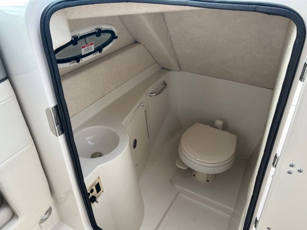 Used 2010  powered Sea Ray Boat for sale